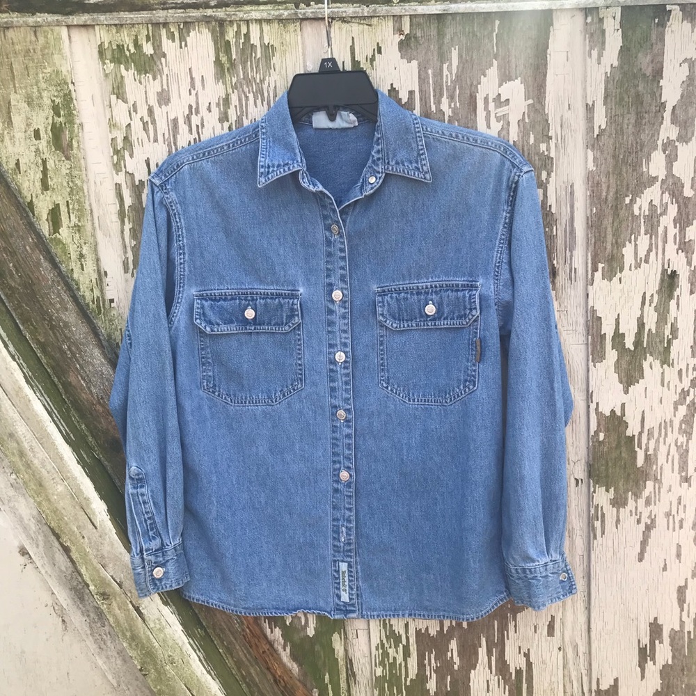 Timberland Denim Button Down shirt size Small ❤️